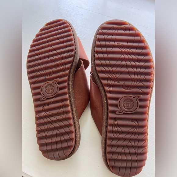 Born women’s sandals. Very comfortable. - Picture 2 of 3